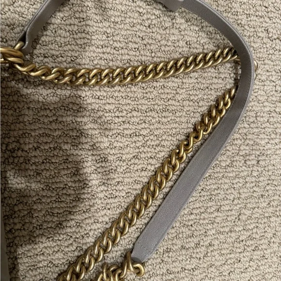 Chanel le boy - Picture 3 of 13